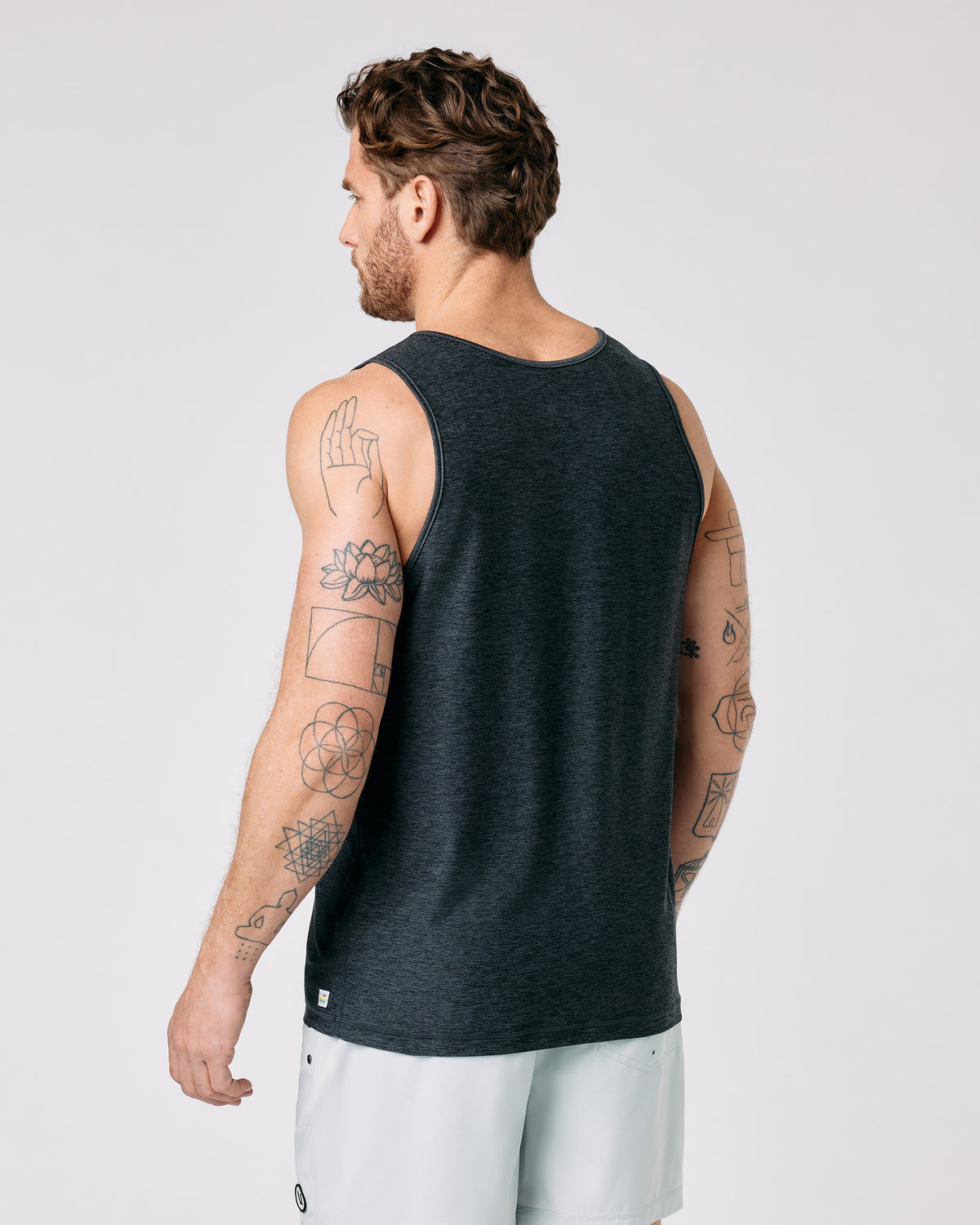 Men Vuori Strato Tech Tank Charcoal Heather