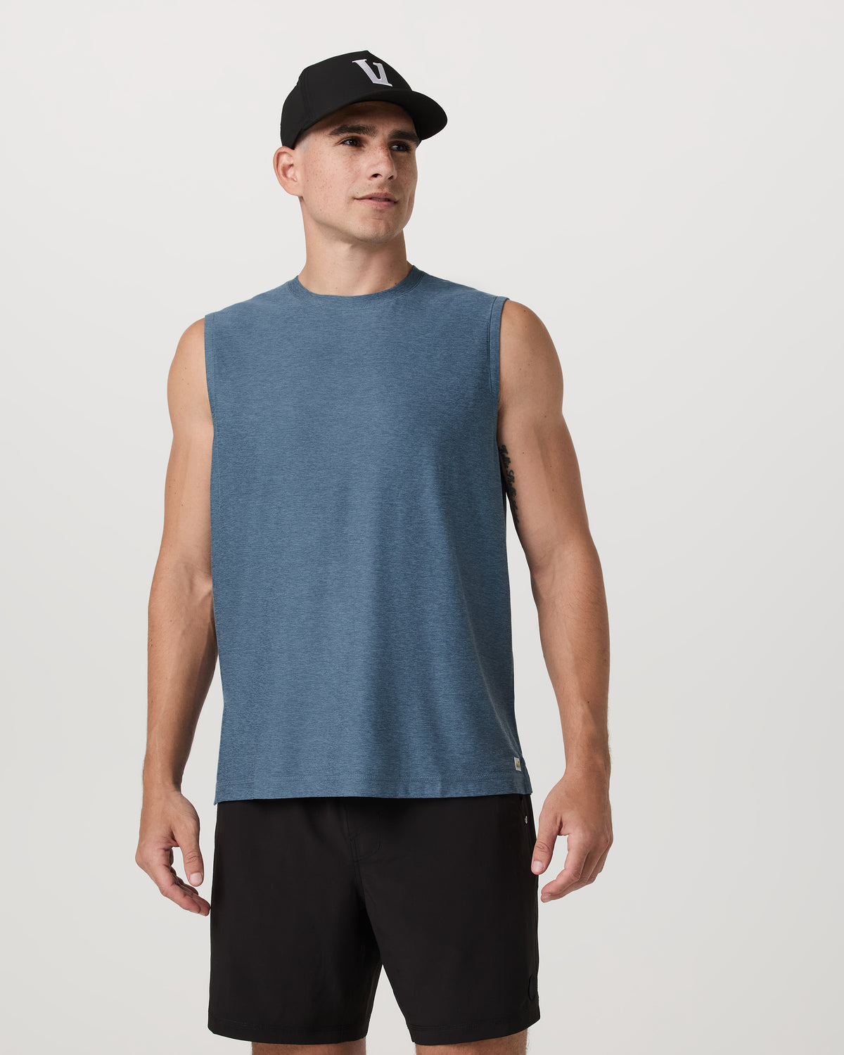 Men Vuori Strato Muscle Tee Men's Pool Blue Heather Tank Top